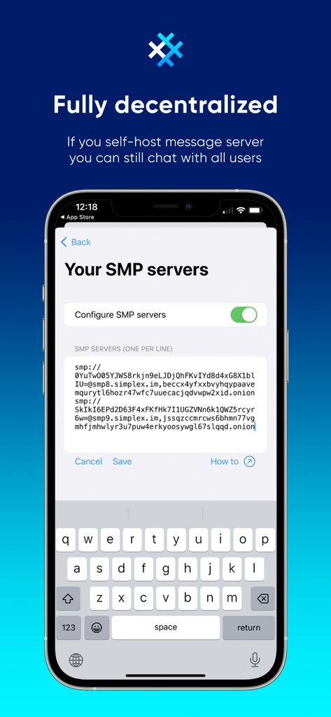 SimpleX Chat interface showing decentralized SMP server configuration for self-hosting.