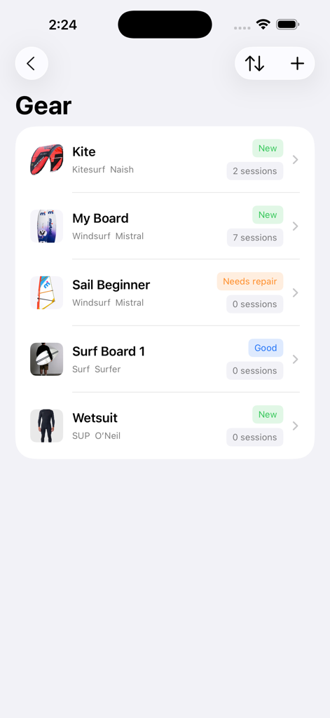 Surf's App: Windsurf, Kitesurf - サーフアプリのギア追跡インターフェースにある、カイトやボードなどのスポーツギアのリスト。