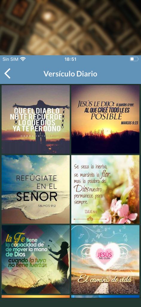 Biblia Chat IA GPT - Ein Raster von inspirierenden täglichen Bibelversen auf Spanisch mit farbenfrohen Hintergrundbildern, bereit zum Teilen