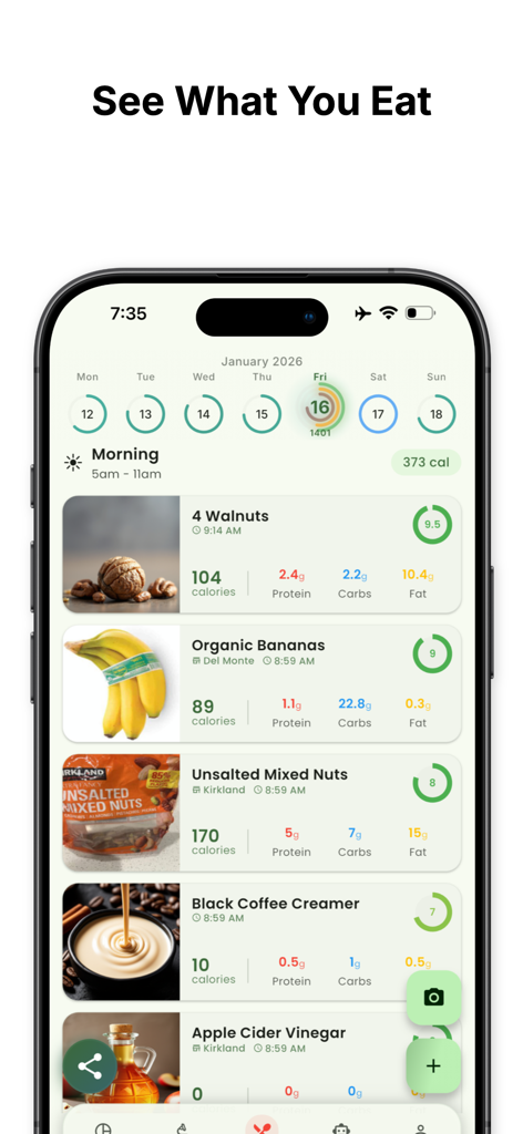 CalorieGram - Nutrition AI - Interfaz de la app CalorieGram mostrando un registro nutricional diario con fotos de comida, calorías y detalles de macronutrientes.