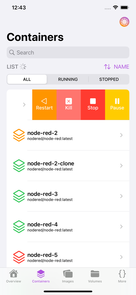 Container Manager - Eine Liste von Docker-Containern in der Container Manager App mit Schnellactions-Schaltflächen für Neustart, Stopp, Beenden und Pausieren