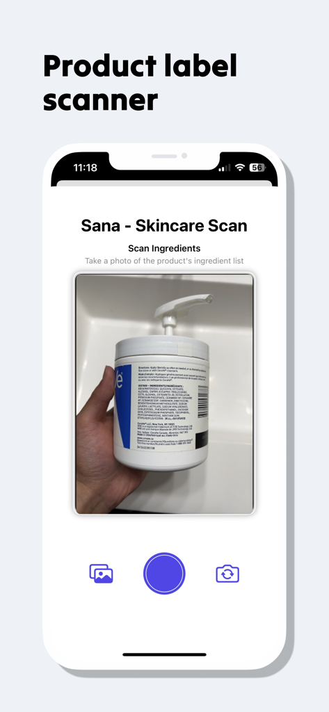 Skincare Scan - Sana - 사나 모바일 앱 인터페이스가 손에 스킨케어 제품을 들고 카메라를 사용하여 성분 목록을 스캔하는 모습을 보여줍니다.