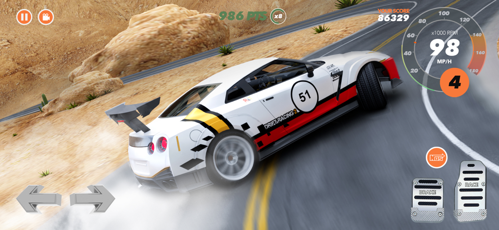 Car Double Drift: Beamng Drive - Un coche deportivo blanco realizando un derrape en una carretera de montaña con elementos HUD de juego