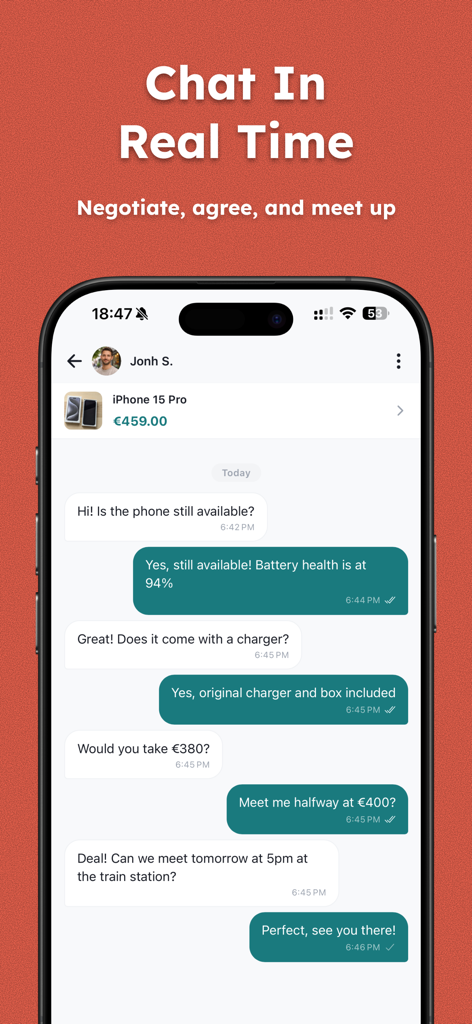 Un smartphone que muestra la interfaz de chat en tiempo real de la aplicación Fliply donde un comprador y un vendedor negocian el precio de un iPhone.