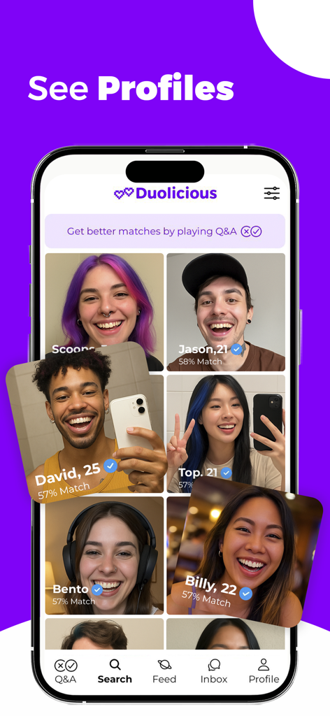 Pantalla de descubrimiento de perfiles de la app de citas Duolicious mostrando fotos y porcentajes de match de posibles parejas.