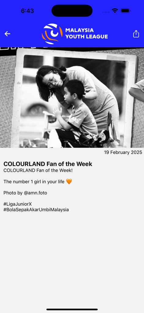 Malaysia Youth League - Malaysia Youth League app interface showing a fan of the week feature with a black and white photo of a woman and child
