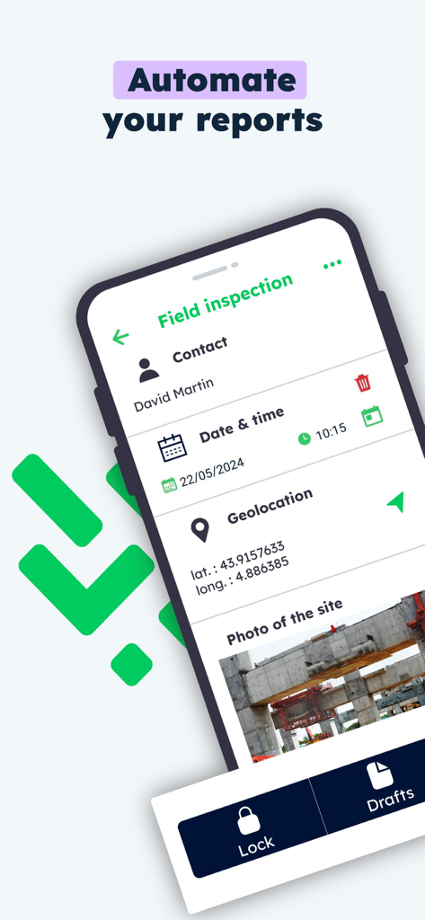 Kizeo Forms, Mobile forms - Un teléfono inteligente que muestra la aplicación Kizeo Forms con un formulario de inspección de campo completado que incluye información de contacto, geolocalización y fotos del sitio.