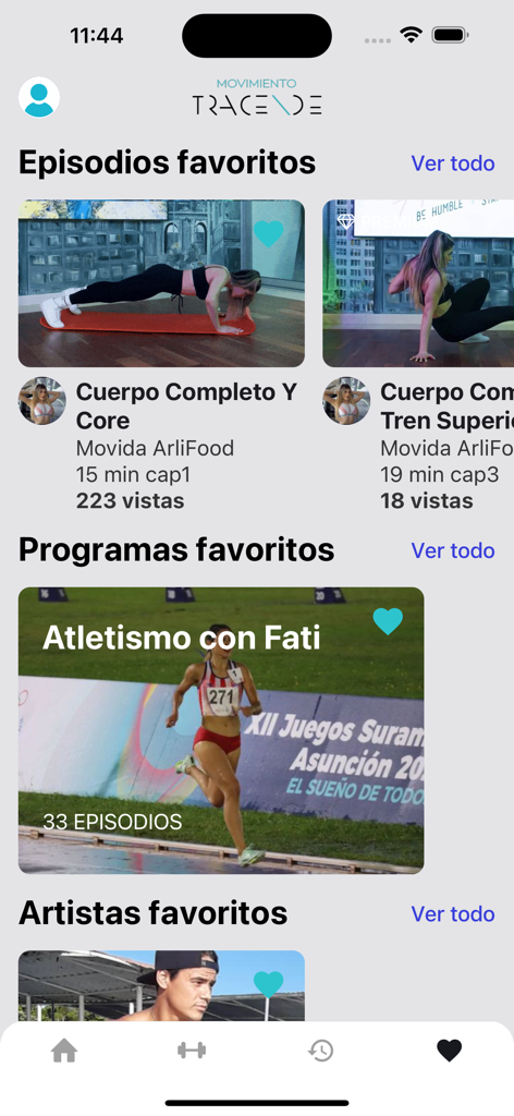 Interfaz de la app de fitness Tracende mostrando episodios de entrenamiento favoritos y programas de entrenamiento.