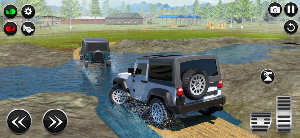 Mud Car Truck Simulator Games - Un jeep 4x4 plateado cruzando un charco de agua en un juego simulador todoterreno embarrado