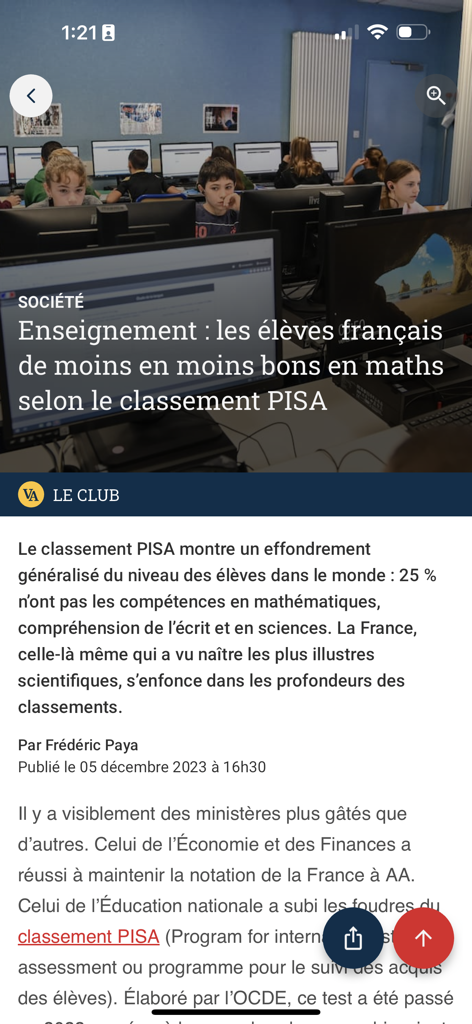 Nachrichtenartikel-Bildschirm der Valeurs Actuelles App über die Leistung französischer Studenten bei Mathe-Rankings