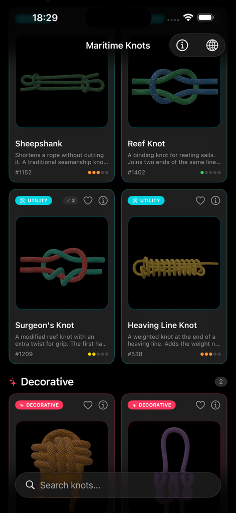 Maritime Master - Knots - Una interfaz de aplicación móvil que muestra una biblioteca de varios nudos marítimos y decorativos con modelos 3D y clasificaciones de dificultad.