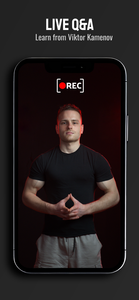 VIKTORY - Viktor Kamenov ensinando uma sessão de Perguntas e Respostas ao vivo no aplicativo de calistenia VIKTORY