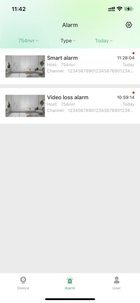 EasyLiveLite - Interface do aplicativo EasyLiveLite exibindo uma lista de notificações de segurança, incluindo alarmes inteligentes e alertas de perda de vídeo com miniaturas de câmera.