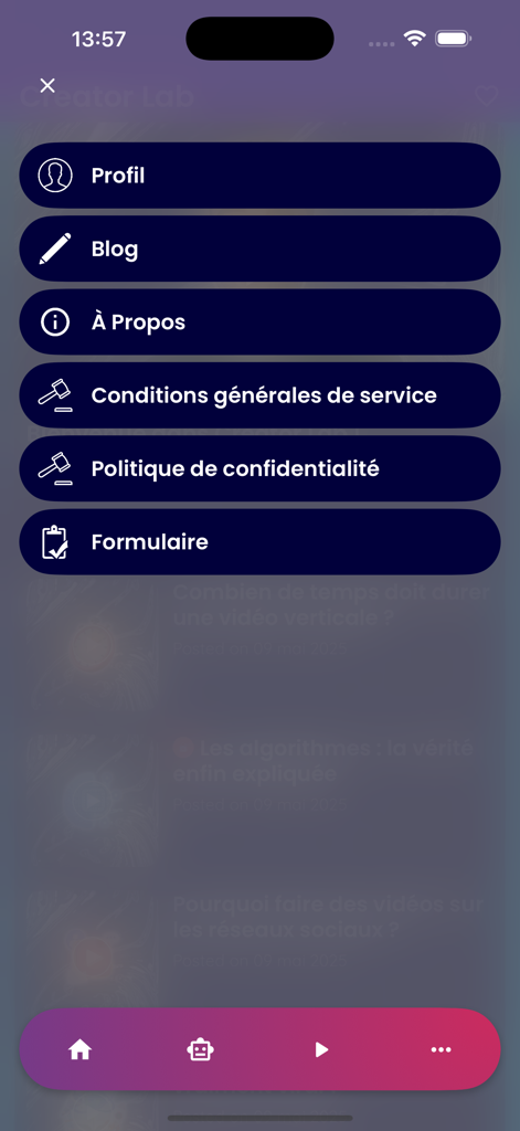 Creator Lab – IA et cours - Creator Lab App-Menübildschirm mit Schaltflächen für Profil, Blog, Über uns und rechtliche Bestimmungen im dunkelvioletten Design.