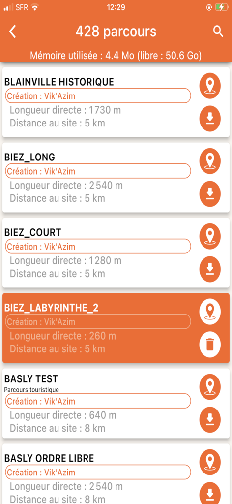Vikazimut - Vikazimut mobile app interface showing a list of orienteering courses with distance and length details