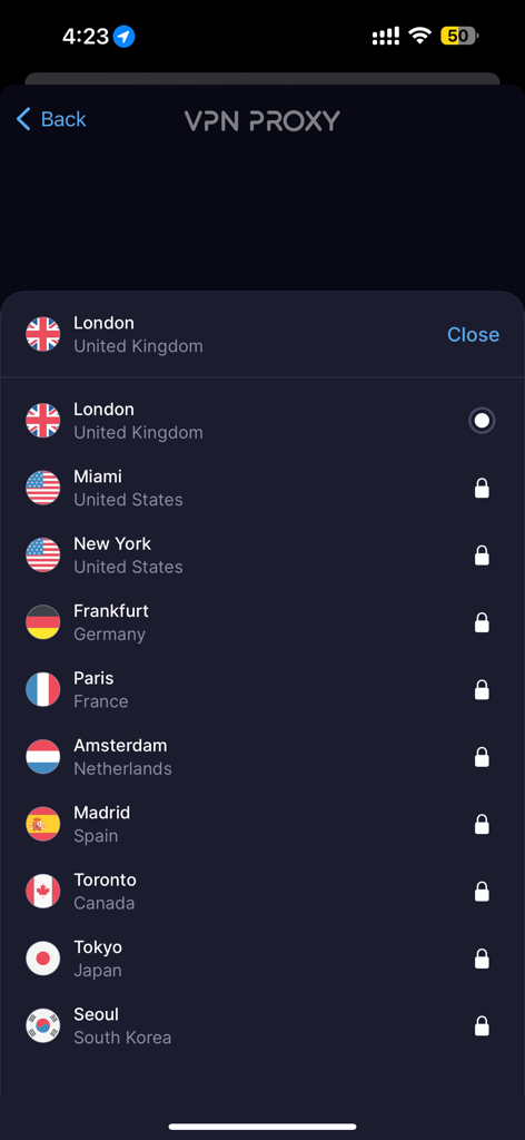 Uma lista de locais de servidores proxy VPN globais com bandeiras de países no aplicativo Offline.
