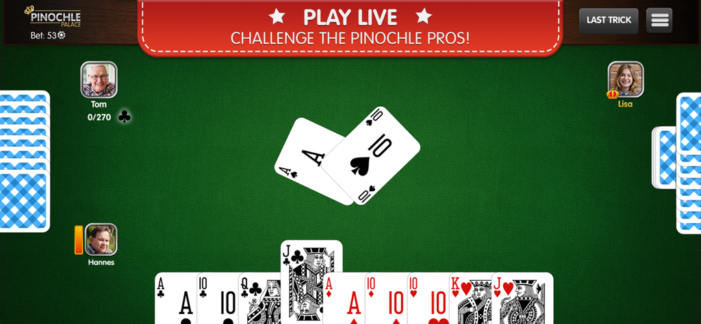 Ein Live-Match in Pinochle Palace, das Spieler an einem grünen digitalen Kartentisch zeigt, an dem Karten gespielt werden.