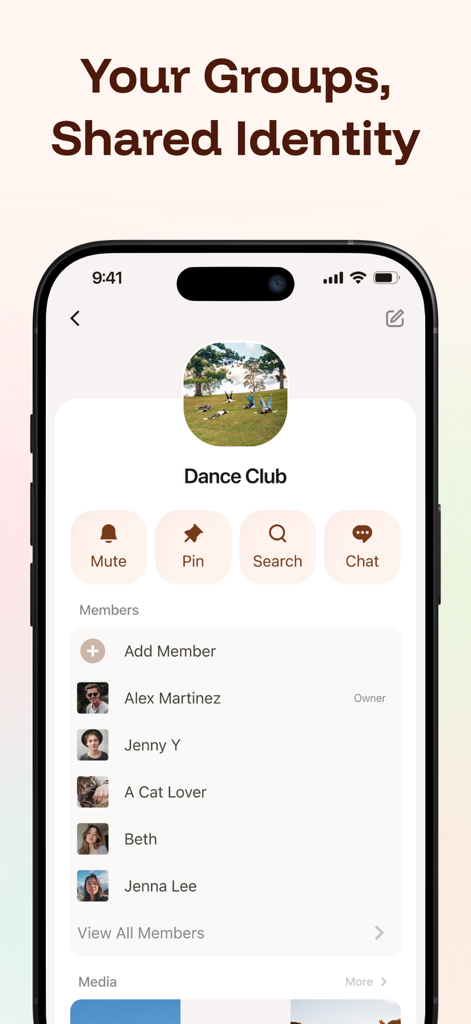 Intent: Closer Across Language - Interfaz de la aplicación Intent que muestra un perfil de grupo llamado Club de Baile con una lista de miembros y botones de interacción como silenciar, fijar, buscar y chatear.