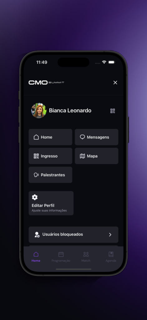 CMO Summit - Interfaz de la aplicación CMO Summit que muestra el menú principal y el perfil de usuario en un iPhone.