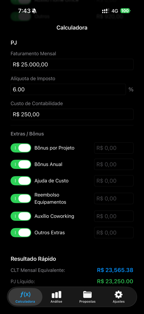 Interface do aplicativo móvel mostrando um cálculo de salário PJ com faturamento mensal, taxa de imposto e uma comparação rápida de resultados entre os modelos CLT e PJ.