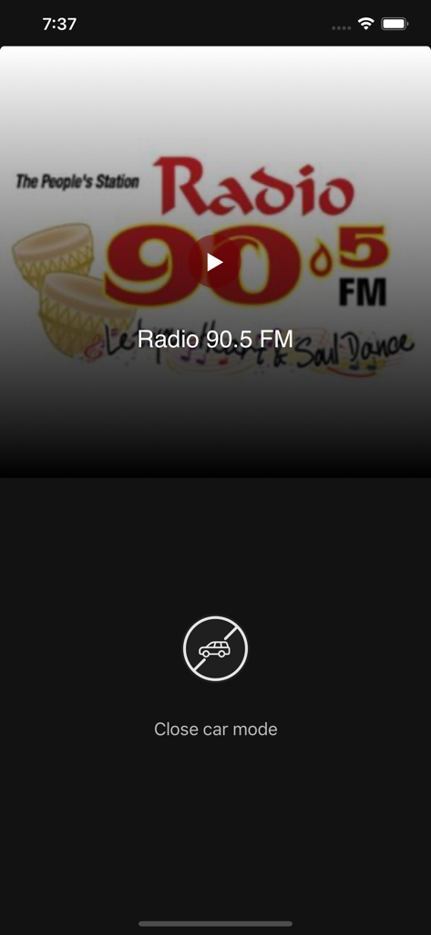 Aplicación móvil Radio 90.5 FM mostrando la pantalla del modo coche