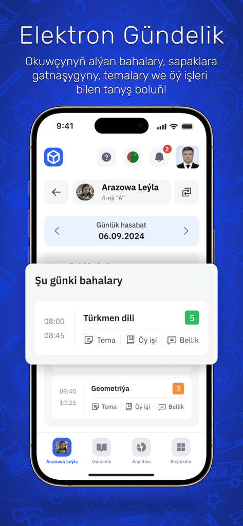 Eine mobile Oberfläche der eMekdep-App, die das elektronische Tagebuch eines Schülers mit täglichen Noten für Turkmenisch und Geometrie zeigt.