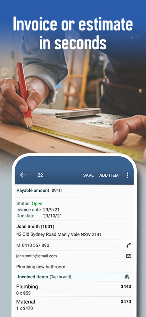 Interfaz de aplicación móvil que muestra una factura profesional de fontanería siendo creada por un contratista.