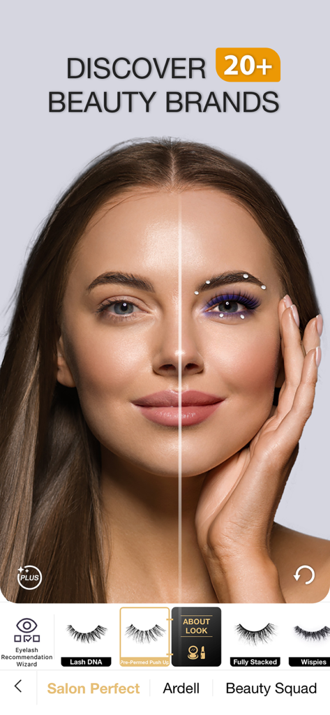 Perfect365 Makeup Photo Editor - Ein geteilter Bildschirm, der eine Frau vor und nach dem Auftragen von virtuellem Make-up und falschen Wimpern mit der Perfect365 App zeigt