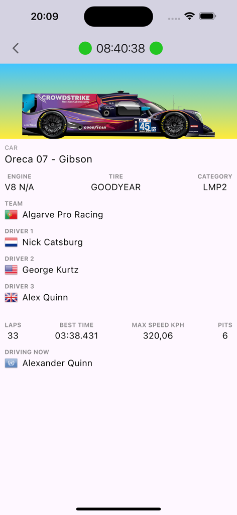 Schermata dell'app mobile che mostra dettagli della livrea dell'auto e statistiche del pilota per un team di corse di Le Mans