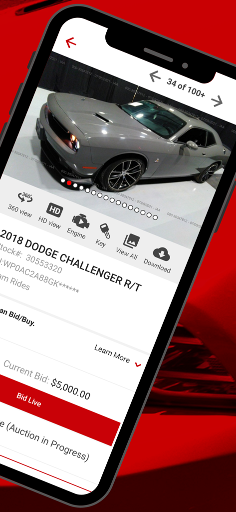 Tela do aplicativo móvel mostrando um anúncio de leilão de salvado de Dodge Challenger 2018 com opções de lances