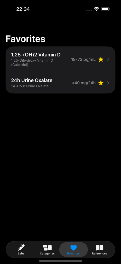 LabRef - Schermata Preferiti dell'app LabRef che visualizza gli intervalli di riferimento di laboratorio clinico salvati per Vitamina D e Ossalato Urinario.