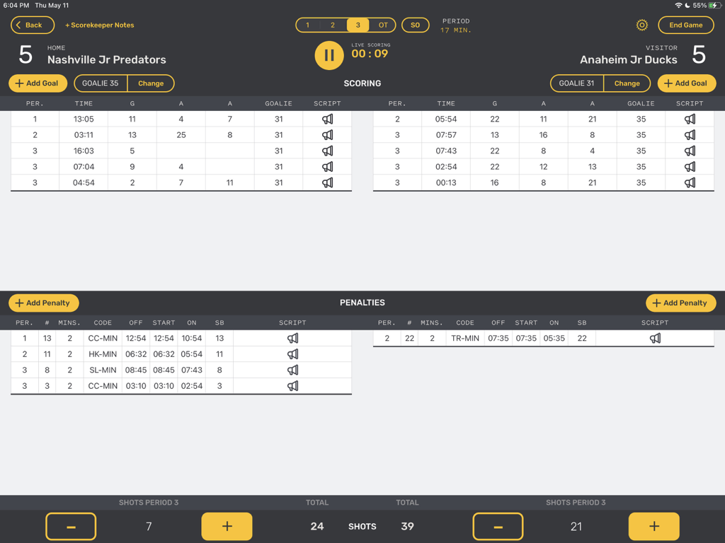 Digitales Eishockey-Spielformular auf dem iPad, das Live-Spielstatistiken einschließlich Tore, Strafen und Schüsse anzeigt
