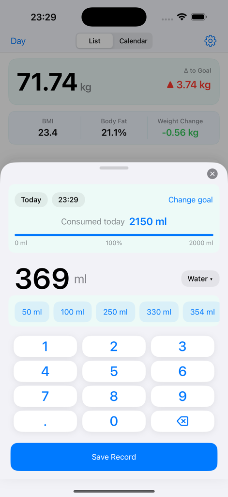 16:8 Fasting & Weight Tracker - Water intake tracking screen in xWeight app showing daily consumption progress and logging keypad.