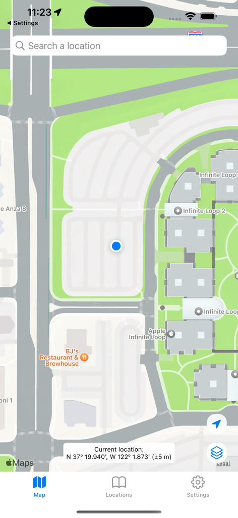 Vue cartographique de My Location Manager Lite affichant la position actuelle et les coordonnées GPS précises.