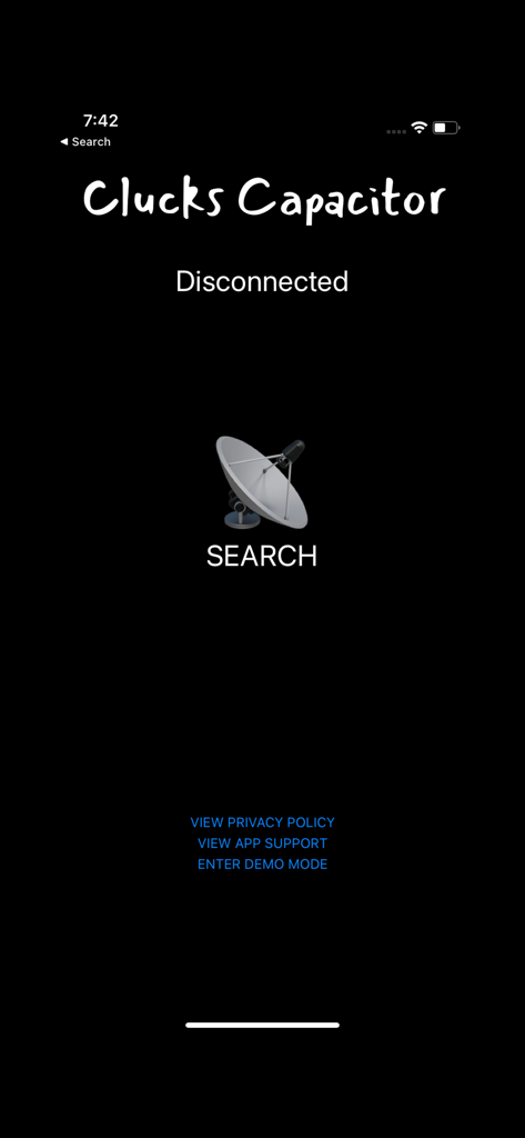 Clucks Capacitor - Clucks Capacitor App Suchbildschirm mit einem Satellitenschüsselsymbol zum Verbinden mit der Weide-Hardware