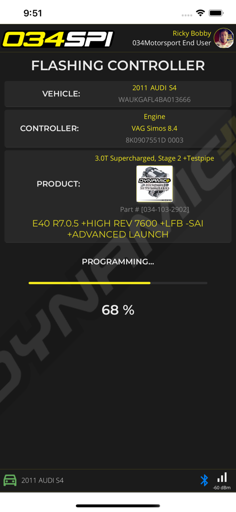 034SPI - Interfaz de la aplicación móvil mostrando el controlador de flasheo 034SPI programando un tuneo de ECU para un Audi S4 2011 en un 68 por ciento de finalización.