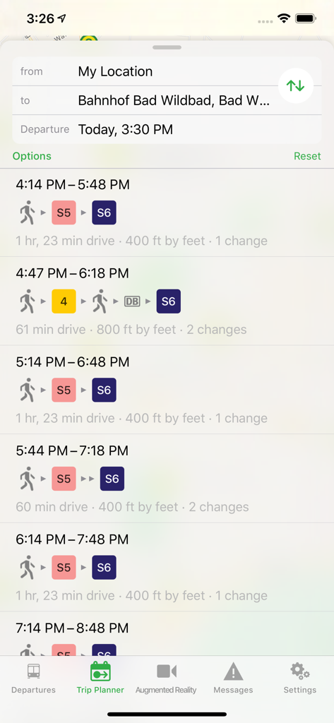 Pantalla del planificador de viajes de la aplicación Departures Live que muestra múltiples opciones de rutas de tránsito con horarios de salida e iconos de vehículos