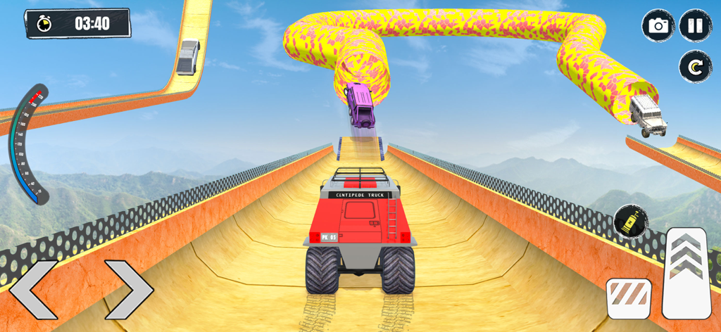 Extreme Car Driving: Mega Ramp - Camión de acrobacias rojo conduciendo en una masiva mega rampa amarilla en el juego Extreme Car Driving.