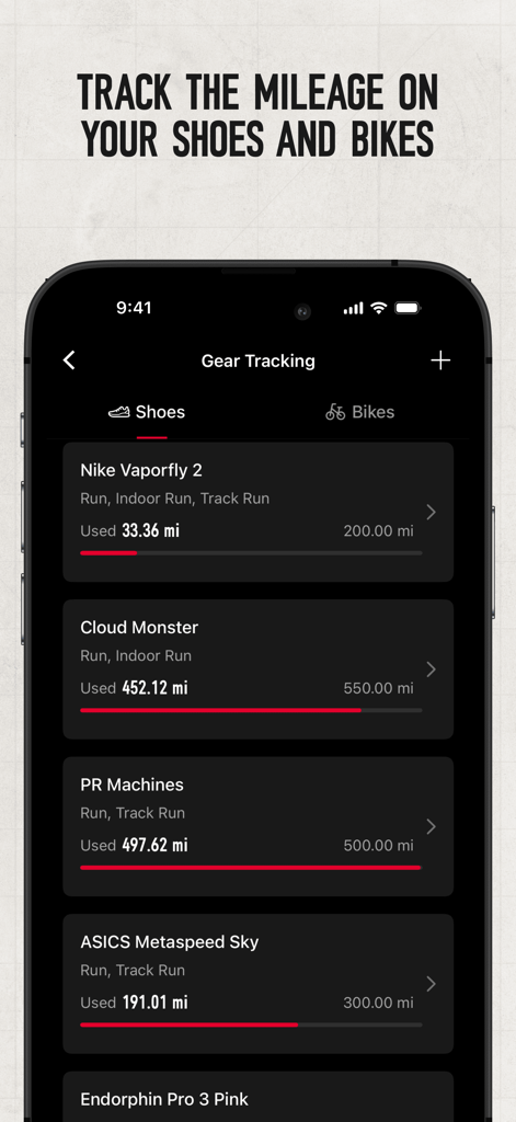 Interface de suivi d'équipement dans l'application COROS affichant le kilométrage pour diverses chaussures de course.