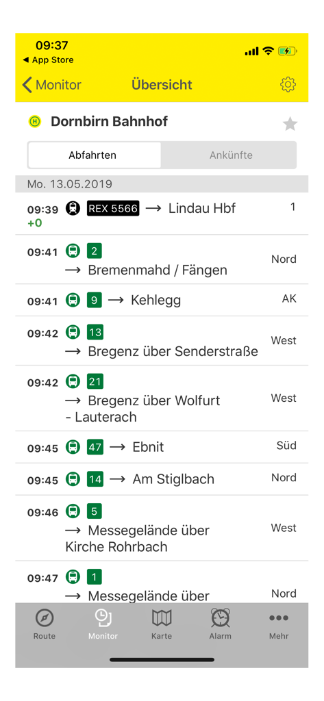 Pantalla de la aplicación cleVVVer mobil que muestra los horarios de salida de autobuses y trenes para la estación de Dornbirn
