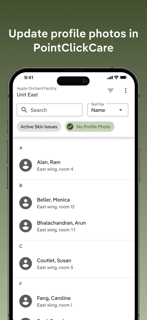 Interface móvel PointClickCare ChartPic exibindo uma lista de residentes que precisam de atualizações de foto de perfil