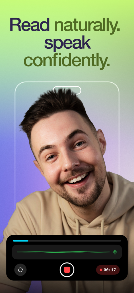 CueCam: Video Teleprompter - Un creador sonriente grabando un vídeo usando la interfaz de la aplicación de teleprompter CueCam