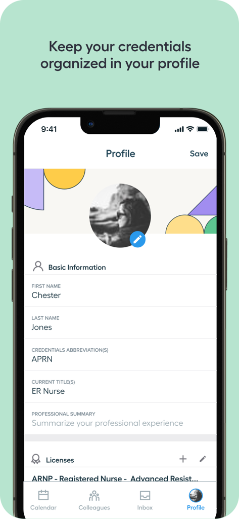 NurseGrid Mobile App Profilbildschirm zeigt Krankenschwestern-Anmeldeinformationen und berufliche Informationen.