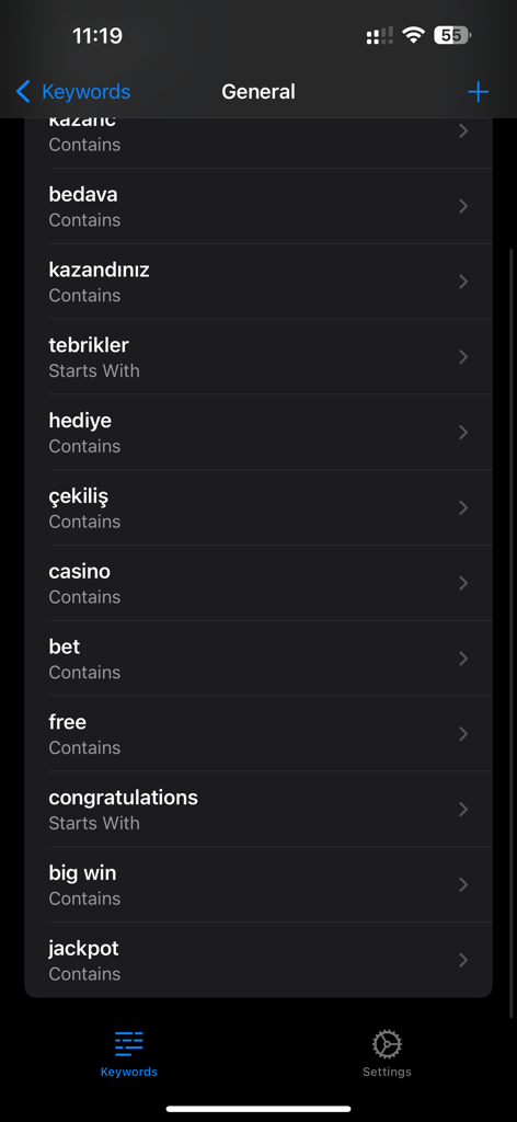 SMS Cleaner+ - Uno screenshot dell'app SMS Cleaner plus che mostra un elenco di parole chiave personalizzate utilizzate per filtrare i messaggi di testo spam