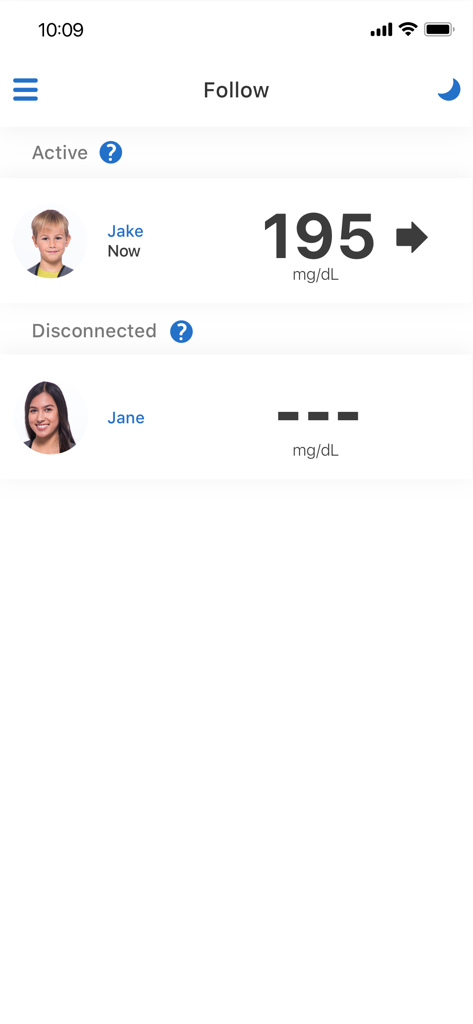 Interfaccia dell'app Dexcom Follow che mostra un elenco di persone monitorate con i loro livelli di glucosio in tempo reale e stato di connessione