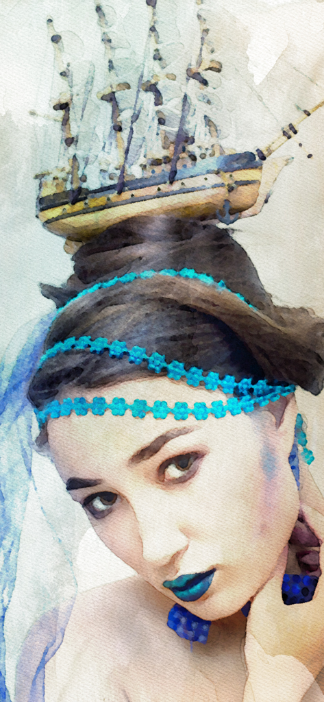 Retrato de una mujer transformado en una pintura de acuarela con un pequeño barco en su cabello.