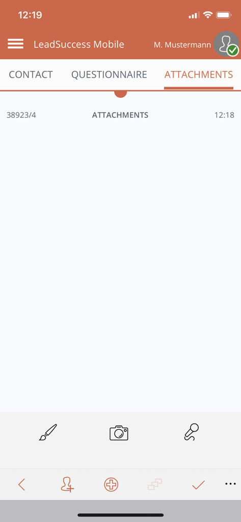 Tela de anexos do aplicativo móvel LeadSuccess mostrando opções para adicionar esboços, fotos e gravações de áudio a um lead