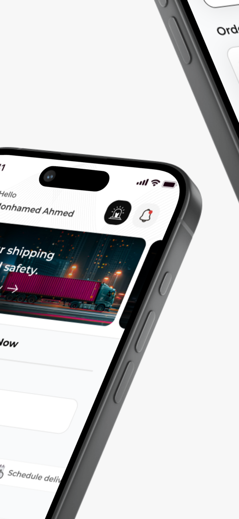 Interfaz de usuario de la aplicación móvil Naqla que muestra opciones de reserva de camiones y gestión de logística