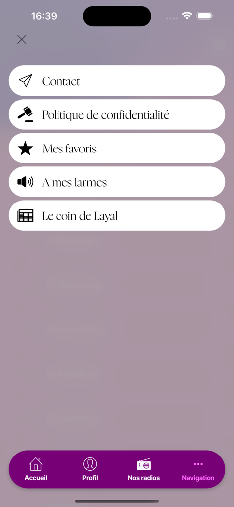 Layal - Menú de navegación principal de la aplicación Layal en francés mostrando opciones para favoritos y contacto