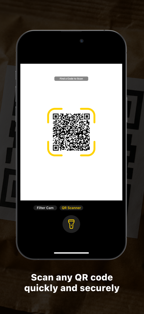 Una pantalla de smartphone que muestra una interfaz de escáner de códigos QR con un marco de enfoque amarillo y un ícono de linterna.